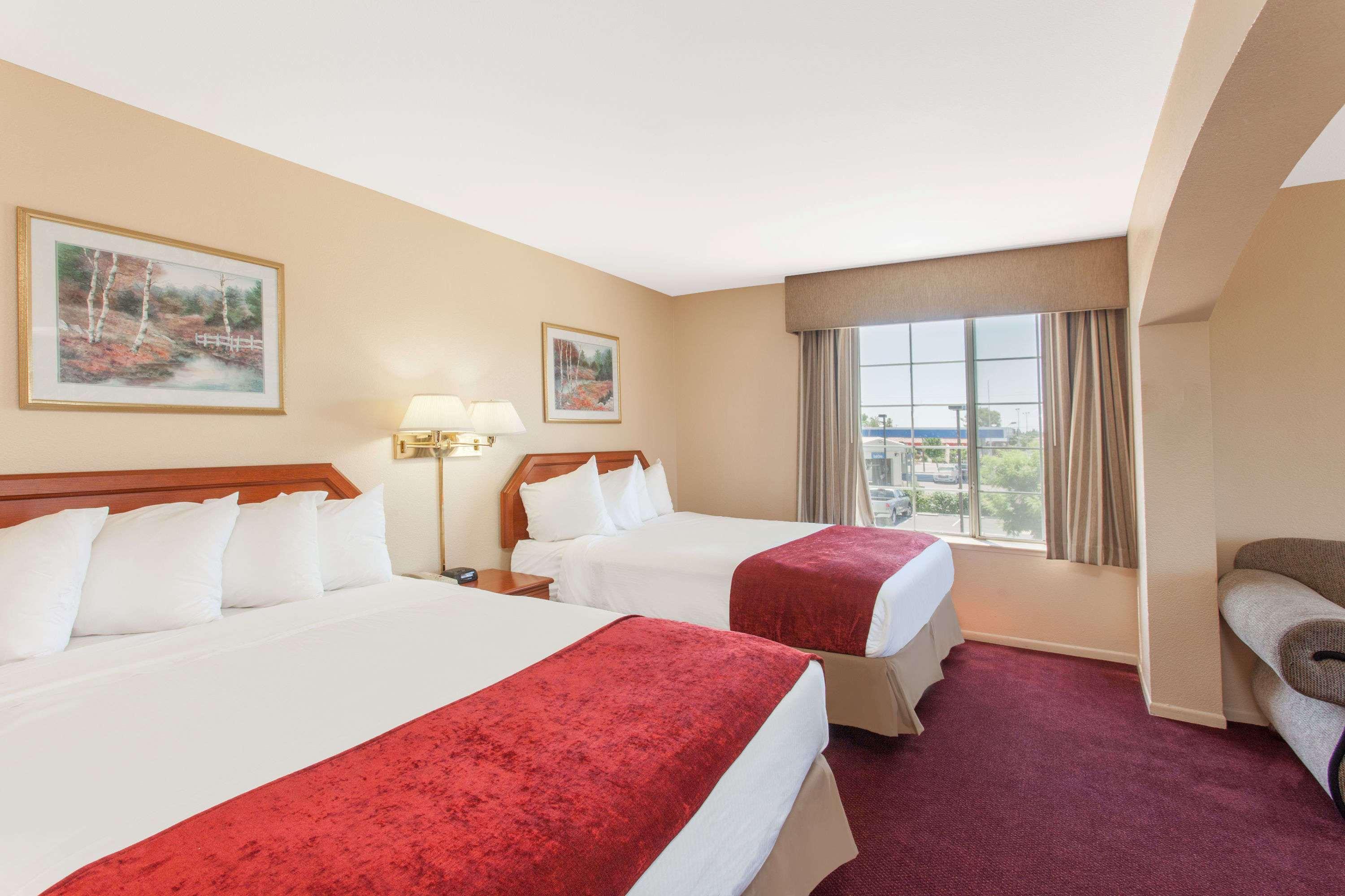 Ramada By Wyndham Fresno Northwest Hotel Exterior foto