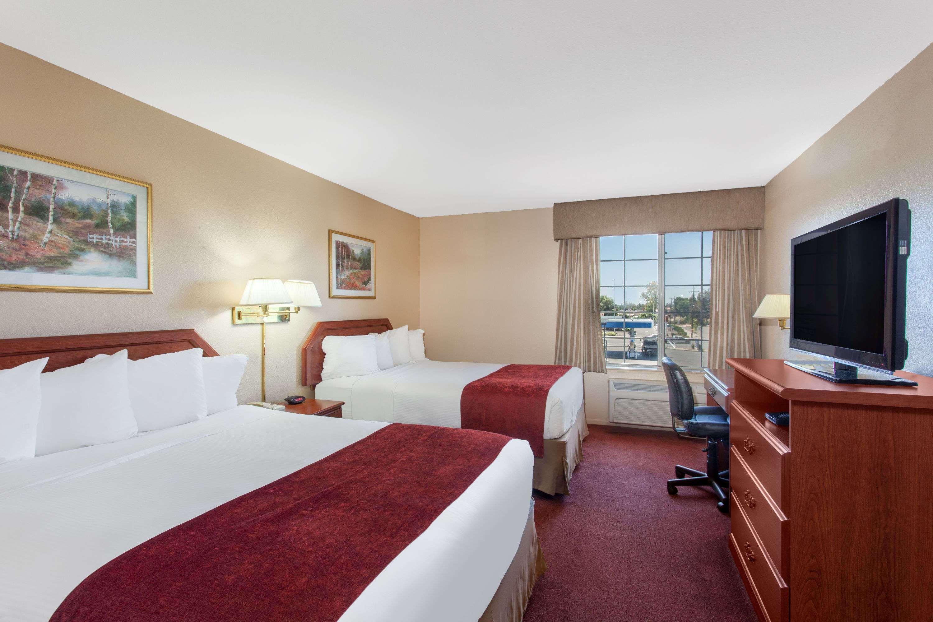 Ramada By Wyndham Fresno Northwest Hotel Exterior foto